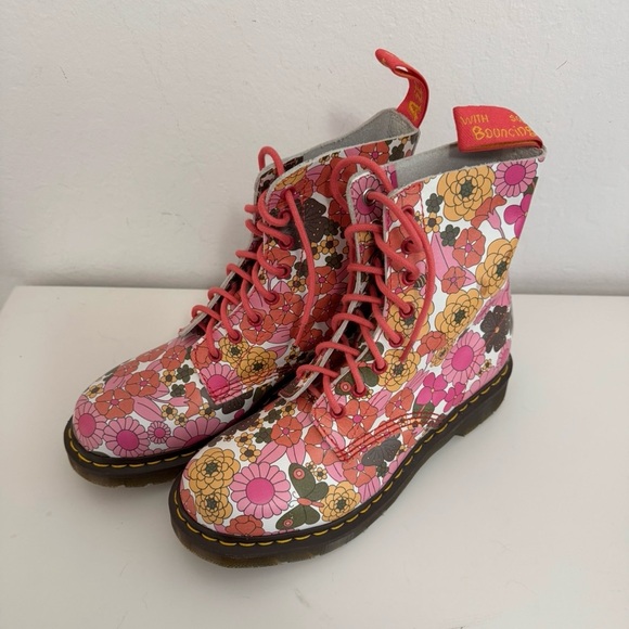 New Dr Martens Pascal in rare floral print - Picture 5 of 10